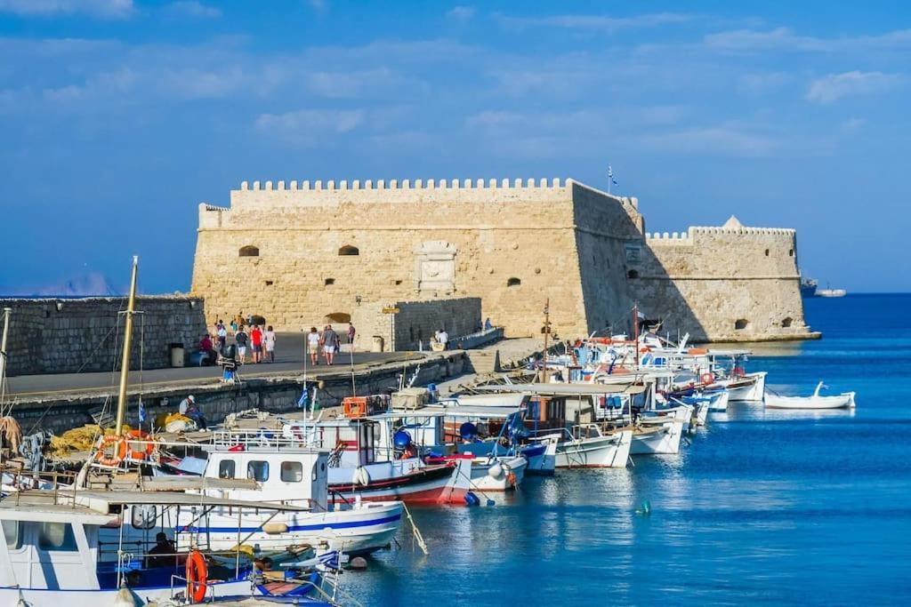 The Big Little One. Stylish & Convenient Apartment Heraklion Exterior foto
