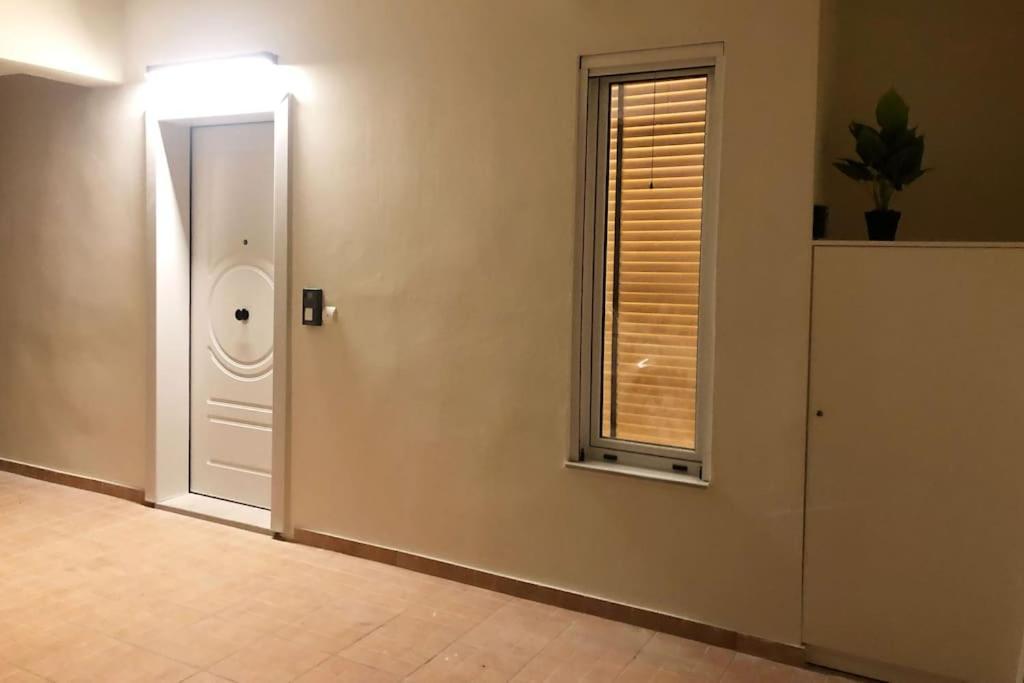 The Big Little One. Stylish & Convenient Apartment Heraklion Exterior foto